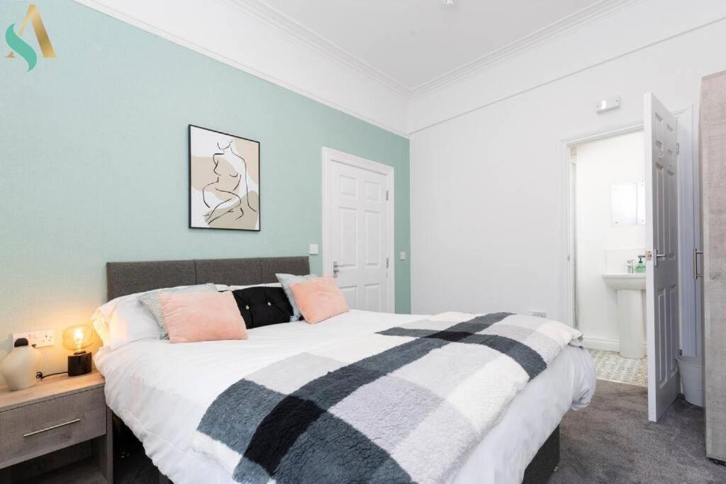 ريدكار 5 Double Bedrooms With Ensuites - Teesside House Tsac المظهر الخارجي الصورة