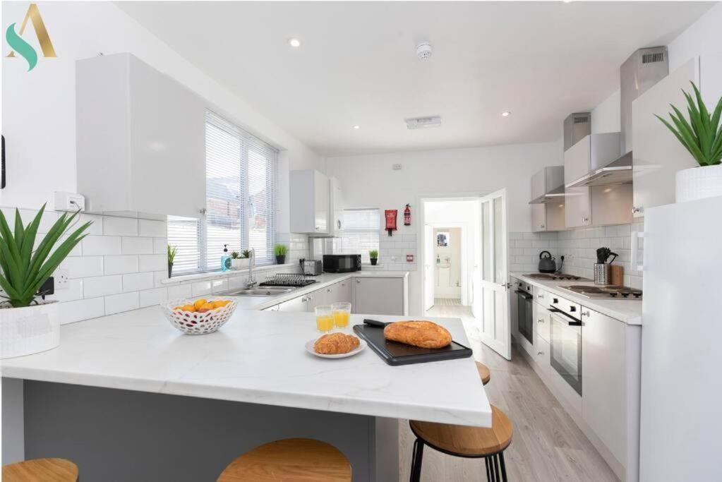 ريدكار 5 Double Bedrooms With Ensuites - Teesside House Tsac المظهر الخارجي الصورة